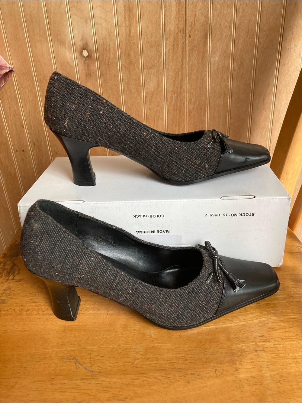 Harve Benard Black Tweed & Leather Cap Toe Pumps with Tassel - 10W